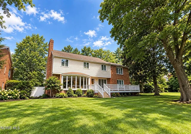Photo 2 of Single family home for sale at 1754 N Cove Blvd, Toledo, OH 43606 | MLS# 10013882 | Listing updated on 2026-10-21
