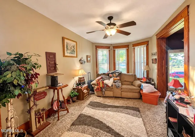 Photo 4 of Single family home for sale at 129 S Sandusky St, Tiffin, OH 44883 | MLS# 10013890 | Listing updated on 2026-10-01