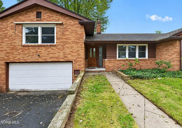 Photo 3 of Single family home for sale at 3226 Hargo Rd, Toledo, OH 43606 | MLS# 10014217 | Listing updated on 2026-10-13