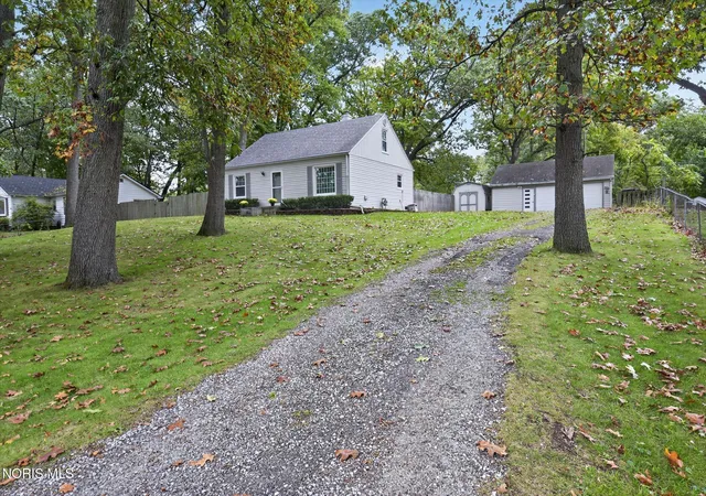 Photo 3 of Single family home for sale at 5304 Selma St, Toledo, OH 43613 | MLS# 10013912 | Listing updated on 2026-10-16