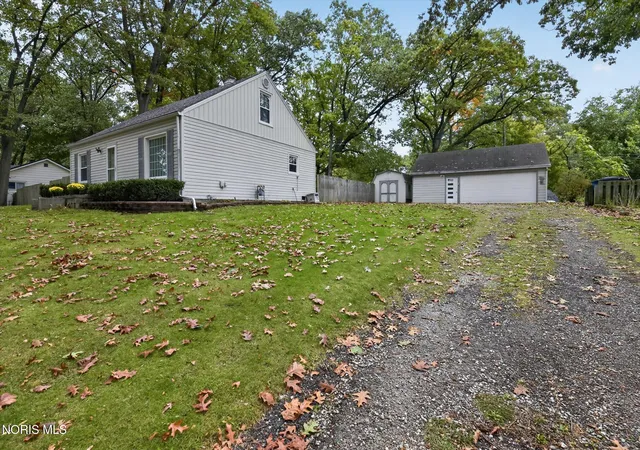 Photo 3 of Single family home for sale at 5304 Selma St, Toledo, OH 43613 | MLS# 10013912 | Listing updated on 2026-10-16