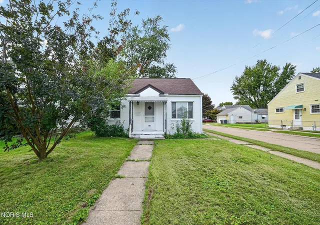Photo 2 of Single family home for sale at 4703 Vermaas Ave, Toledo, OH 43612 | MLS# 10013969 | Listing updated on 2026-10-27