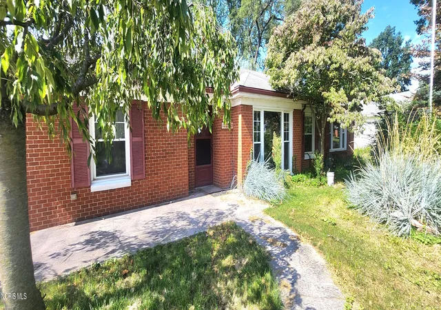 Photo 2 of Single family home for sale at 3252 Astor Ave, Toledo, OH 43614 | MLS# 10013914 | Listing updated on 2026-09-25
