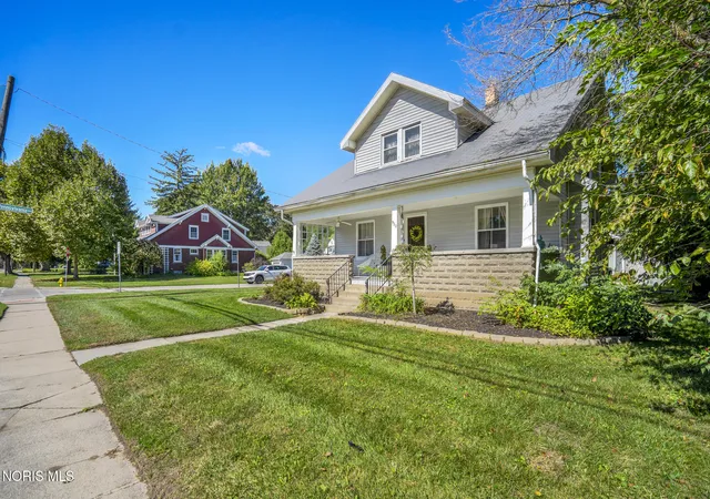 Photo 3 of Single family home for sale at 922 Farnsworth Rd, Waterville, OH 43566 | MLS# 10013915 | Listing updated on 2026-10-06