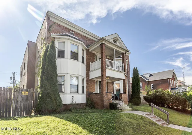 Photo 2 of House for sale at 428 Platt St, Toledo, OH 43605 | MLS# 10013924 | Listing updated on 2026-10-05