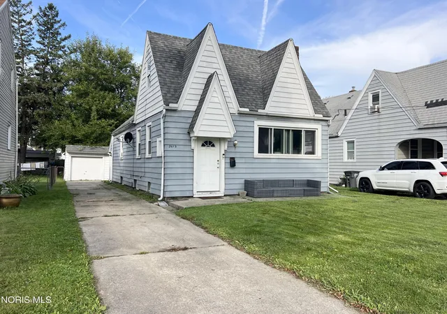 Photo 3 of Single family home for sale at 3615 Wallwerth Dr, Toledo, OH 43612 | MLS# 10013929 | Listing updated on 2026-09-29