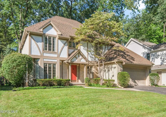 Photo 2 of Single family home for sale at 7050 Cloister Rd, Toledo, OH 43617 | MLS# 10013980 | Listing updated on 2026-10-06