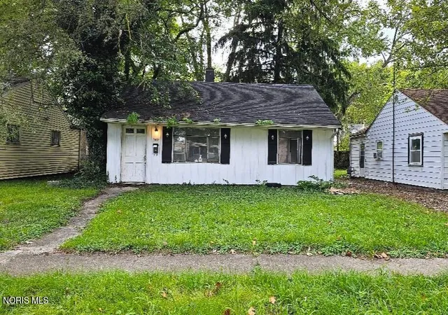 Single family home for sale at 3411 Buckeye St, Toledo, OH 43608 | MLS# 10013938