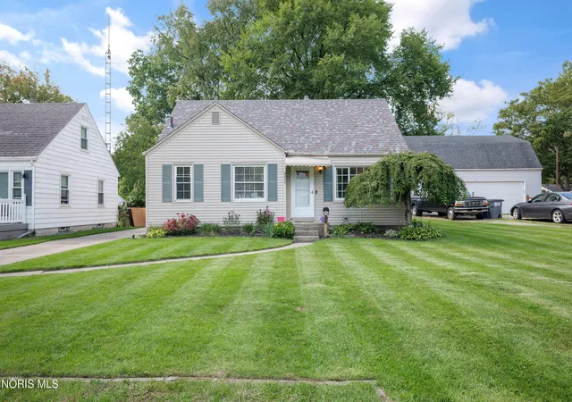 Photo 2 of Single family home for sale at 4527 Luann Ave, Toledo, OH 43623 | MLS# 10014287 | Listing updated on 2026-10-19