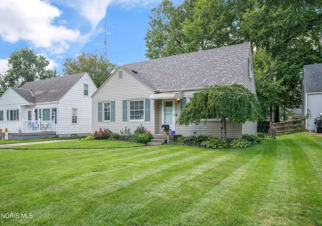 Photo 3 of Single family home for sale at 4527 Luann Ave, Toledo, OH 43623 | MLS# 10014287 | Listing updated on 2026-10-19