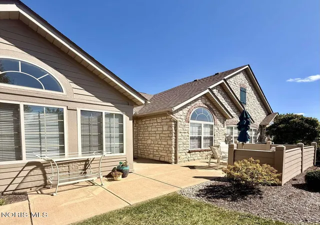 Listing Photo 1 - Condo for sale in building located at 2835 N Canterbury Cir, Port Clinton, OH 43452 - Unit #A