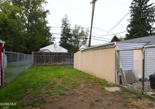 Photo 3 of Single family home for sale at 5827 Gany Mede Dr, Toledo, OH 43623 | MLS# 10014473 | Listing updated on 2026-10-26