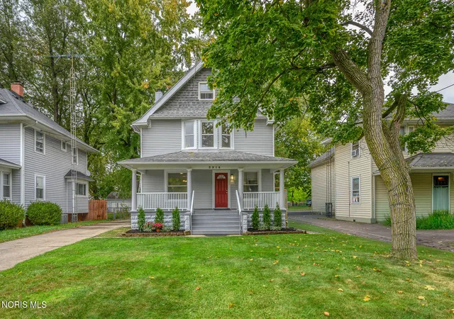 Photo 2 of Single family home for sale at 3914 Lockwood Ave, Toledo, OH 43612 | MLS# 10013974 | Listing updated on 2026-10-20