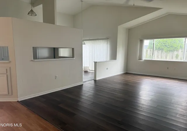 Listing Photo 4 - Condo for sale in building located at 908 Hilltop Ln, Toledo, OH 43615