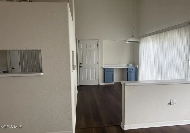 Listing Photo 5 - Condo for sale in building located at 908 Hilltop Ln, Toledo, OH 43615