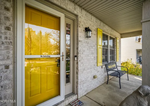 Photo 2 of Single family home for sale at 6072 Brookestone Village Ln, Sylvania, OH 43560 | MLS# 10013995 | Listing updated on 2026-10-29