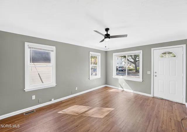 Photo 2 of Single family home for sale at 4550 Willys Pkwy, Toledo, OH 43612 | MLS# 10014085 | Listing updated on 2026-10-02