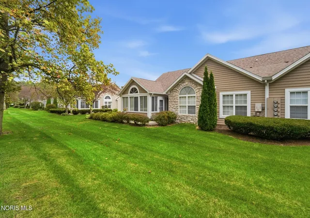 Photo 2 of Condo for sale at 2279 Whispering Pines Dr, Toledo, OH 43617 | MLS# 10014011 | Listing updated on 2026-10-26