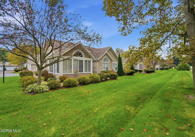 Photo 3 of Condo for sale at 2279 Whispering Pines Dr, Toledo, OH 43617 | MLS# 10014011 | Listing updated on 2026-10-26