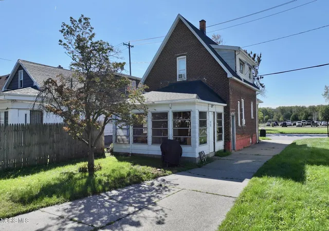 Photo 18 of Single family home for sale at 2350 Nebraska Ave, Toledo, OH 43607 | MLS# 10014013 | Listing updated on 2026-10-22