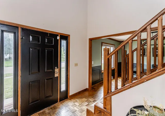 Photo 3 of Single family home for sale at 6744 Shieldwood Rd, Toledo, OH 43617 | MLS# 10014019 | Listing updated on 2026-10-15