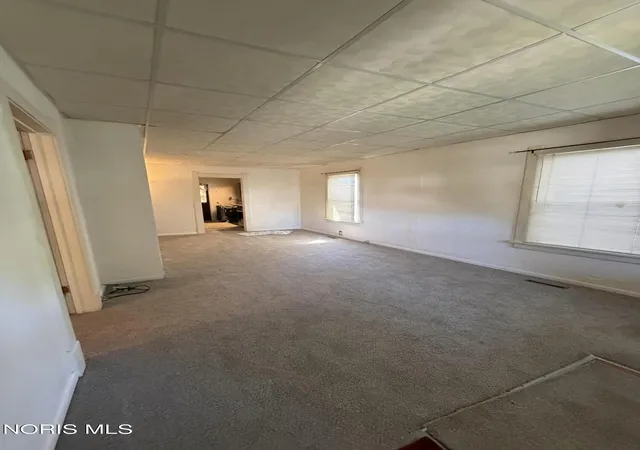Photo 3 of Single family home for sale at 2458 Woodford St, Toledo, OH 43605 | MLS# 10014027 | Listing updated on 2026-10-15