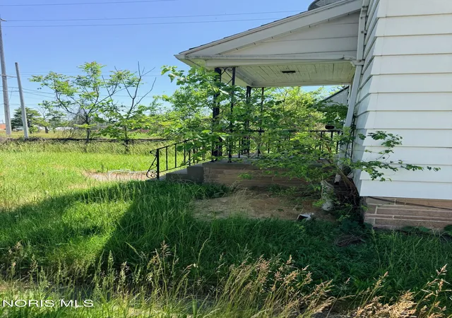 Photo 3 of Single family home for sale at 726 Waverly Ave, Toledo, OH 43607 | MLS# 10014122 | Listing updated on 2026-09-30