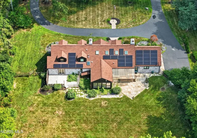 Photo 3 of Single family home for sale at 4545 Indian Rd, Ottawa Hills, OH 43615 | MLS# 10014155 | Listing updated on 2026-10-26