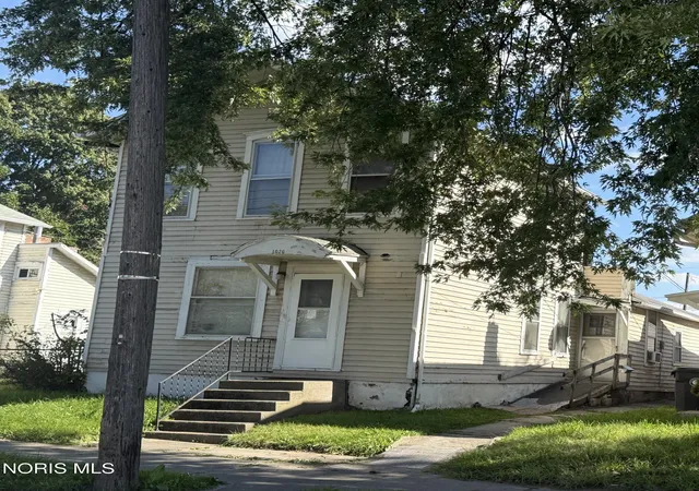 Photo 3 of Single family home for sale at 1020 N Michigan St, Toledo, OH 43604 | MLS# 10014055 | Listing updated on 2026-09-29