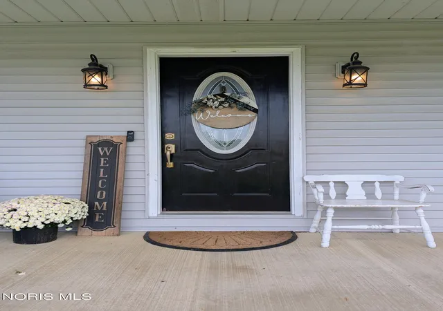 Photo 2 of Single family home for sale at 15898 County Rd I, Bryan, OH 43506 | MLS# 10014202 | Listing updated on 2026-10-09