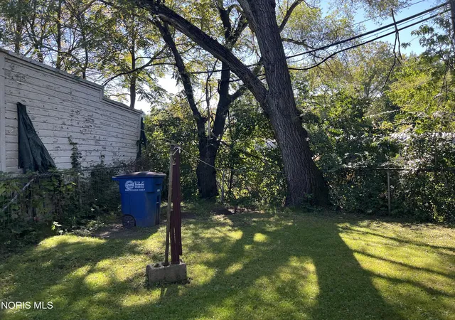 Photo 3 of Sale Pending at 651 Curtis St, Toledo, OH 43609 | MLS# 10014065 | Listing updated on 2026-10-14