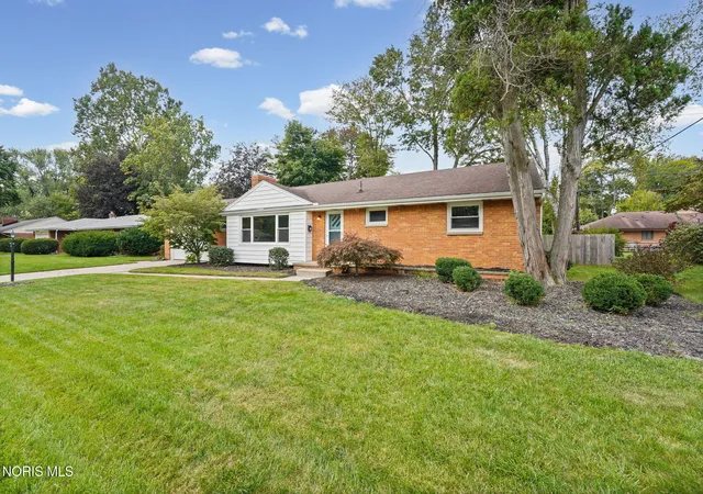 Photo 3 of Single family home for sale at 3733 Cherry Wood Ln, Toledo, OH 43615 | MLS# 10014213 | Listing updated on 2026-10-20