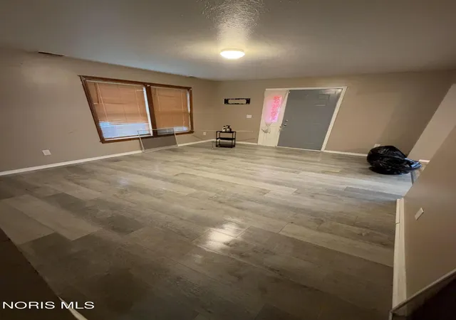 Photo 3 of Single family home for sale at 911 N Ontario St, Toledo, OH 43604 | MLS# 10014238 | Listing updated on 2026-10-24