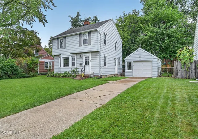 Photo 2 of Single family home for sale at 2515 Aldringham Rd, Toledo, OH 43606 | MLS# 10014121 | Listing updated on 2026-10-12