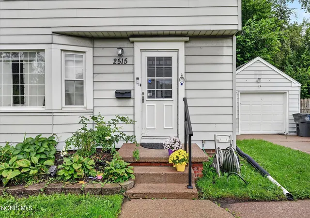 Photo 3 of Single family home for sale at 2515 Aldringham Rd, Toledo, OH 43606 | MLS# 10014121 | Listing updated on 2026-10-12