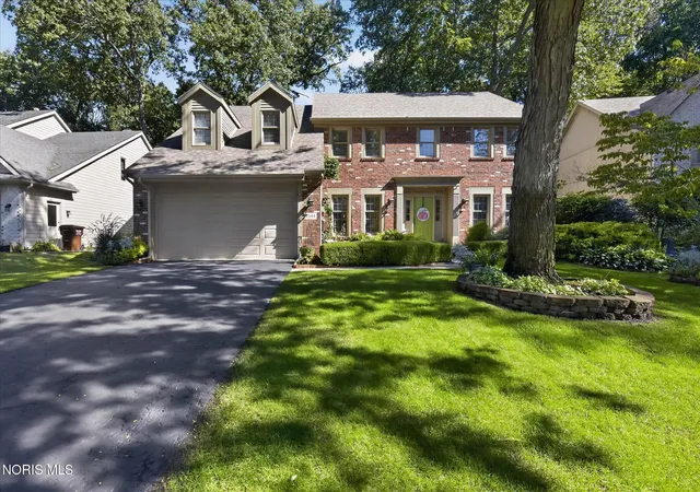 Photo 2 of Single family home for sale at 2344 Wimbledon Park Blvd, Toledo, OH 43617 | MLS# 10014195 | Listing updated on 2026-10-07