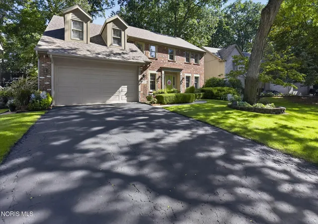 Photo 3 of Single family home for sale at 2344 Wimbledon Park Blvd, Toledo, OH 43617 | MLS# 10014195 | Listing updated on 2026-10-07