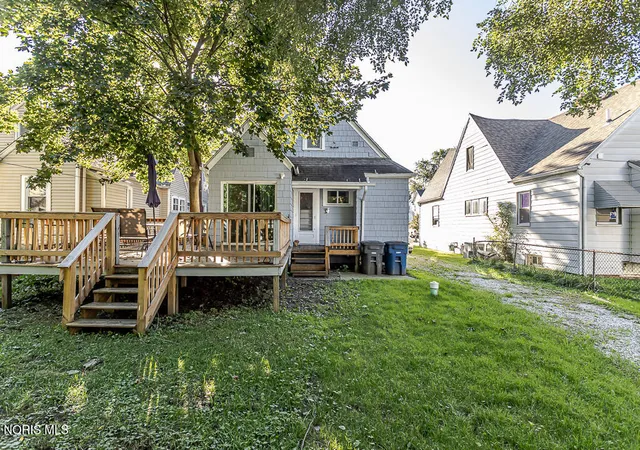 Photo 3 of Single family home for sale at 3652 Wallwerth Dr, Toledo, OH 43612 | MLS# 10014111 | Listing updated on 2026-10-09