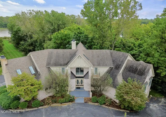 Photo 2 of Mansion for sale at 6201 N River Rd, Waterville, OH 43566 | MLS# 10014157 | Listing updated on 2026-10-16