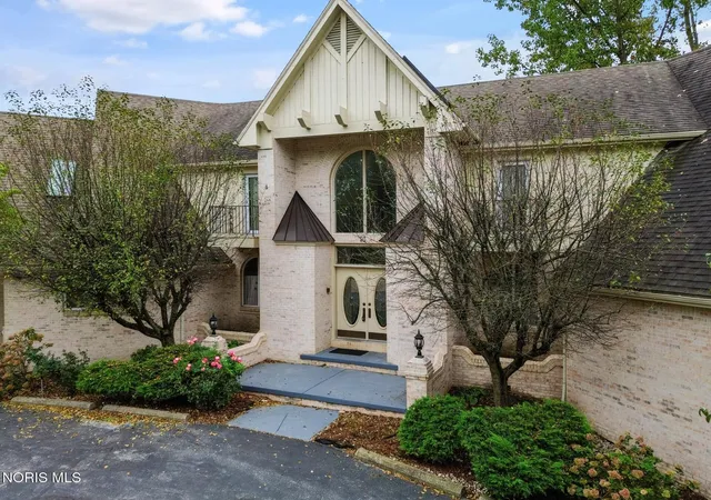 Photo 3 of Mansion for sale at 6201 N River Rd, Waterville, OH 43566 | MLS# 10014157 | Listing updated on 2026-10-16