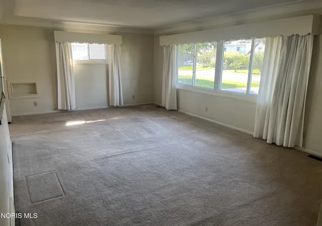 Photo 3 of Single family home for sale at 3206 Waldmar Rd, Toledo, OH 43615 | MLS# 10014134 | Listing updated on 2026-10-08