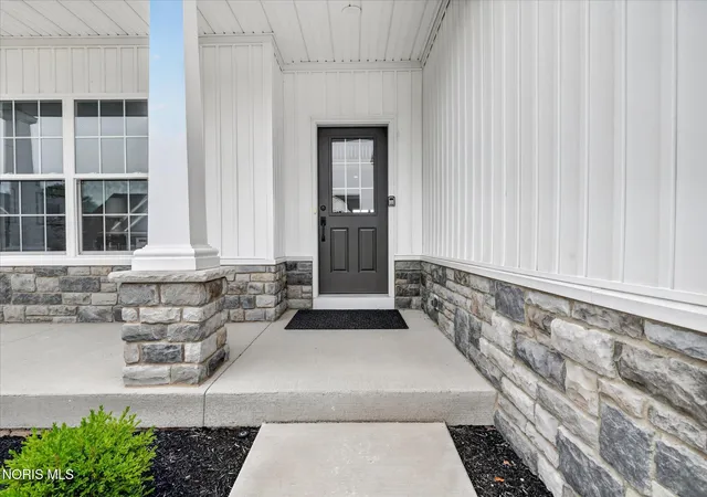 Photo 3 of Single family home for sale at 3537 Moonlit Pass, Monclova, OH 43542 | MLS# 10014145 | Listing updated on 2026-10-18