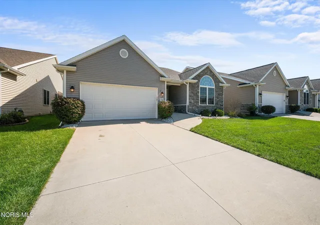 Photo 2 of Single family home for sale at 718 Meadowland Trl, Toledo, OH 43615 | MLS# 10014205 | Listing updated on 2026-10-26