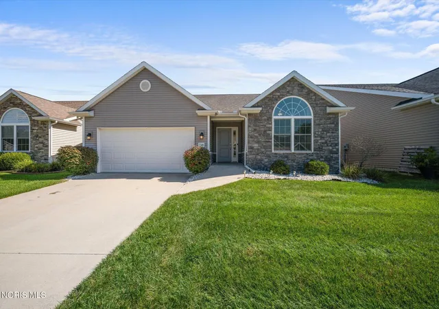 Photo 3 of Single family home for sale at 718 Meadowland Trl, Toledo, OH 43615 | MLS# 10014205 | Listing updated on 2026-10-26