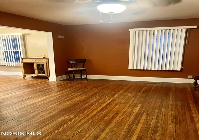 Photo 3 of Single family home for sale at 1722 Upton Ave, Toledo, OH 43607 | MLS# 10014229 | Listing updated on 2026-10-21