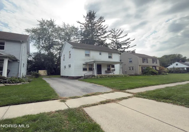Photo 2 of Single family home for sale at 2255 Georgetown Ave, Toledo, OH 43613 | MLS# 10014207 | Listing updated on 2026-10-12