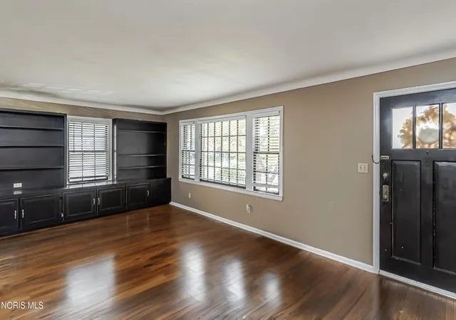 Photo 2 of Sale Pending at 2442 Berdan Ave, Toledo, OH 43613 | MLS# 10014256 | Listing updated on 2026-10-19