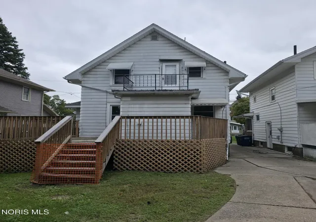 Photo 3 of Sale Pending at 3715 Hazelhurst Ave, Toledo, OH 43612 | MLS# 10014218 | Listing updated on 2026-10-26