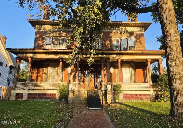 Photo 2 of Single family home for sale at 2256 Collingwood Blvd, Toledo, OH 43620 | MLS# 10014223 | Listing updated on 2026-10-26