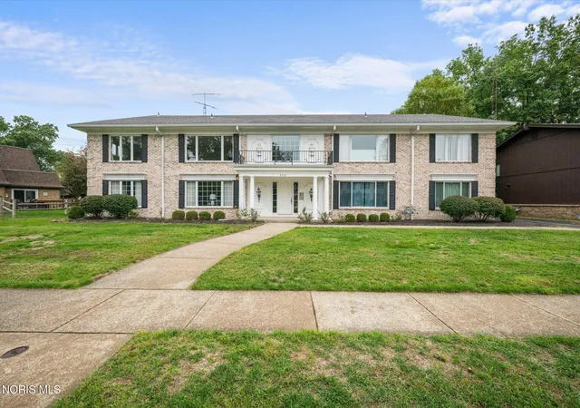 Photo 1 of Condo for sale at 6562 Woodhall Dr #4, Sylvania, OH 43560 | MLS# 10014285 | Listing updated on 2026-10-12